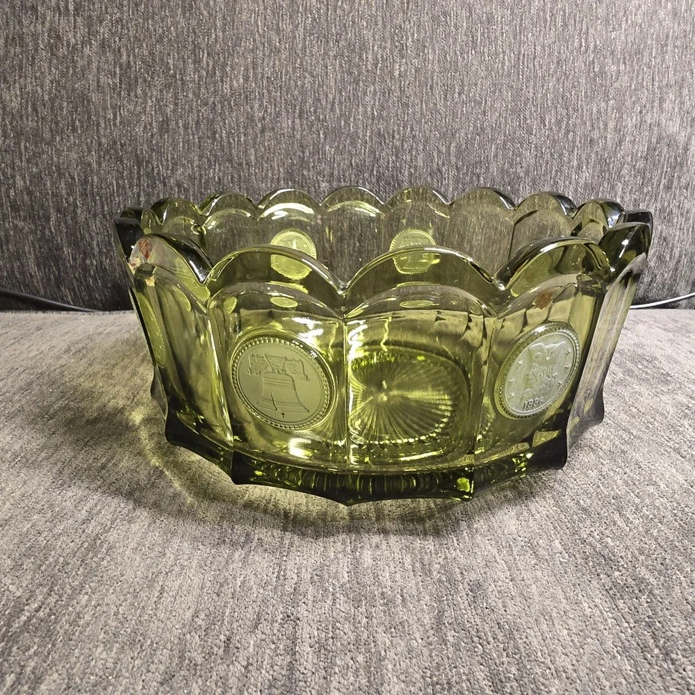 Fostoria Coin Glass Olive Green Scalloped Fruit Bowl Frosted Liberty Bell Eagle